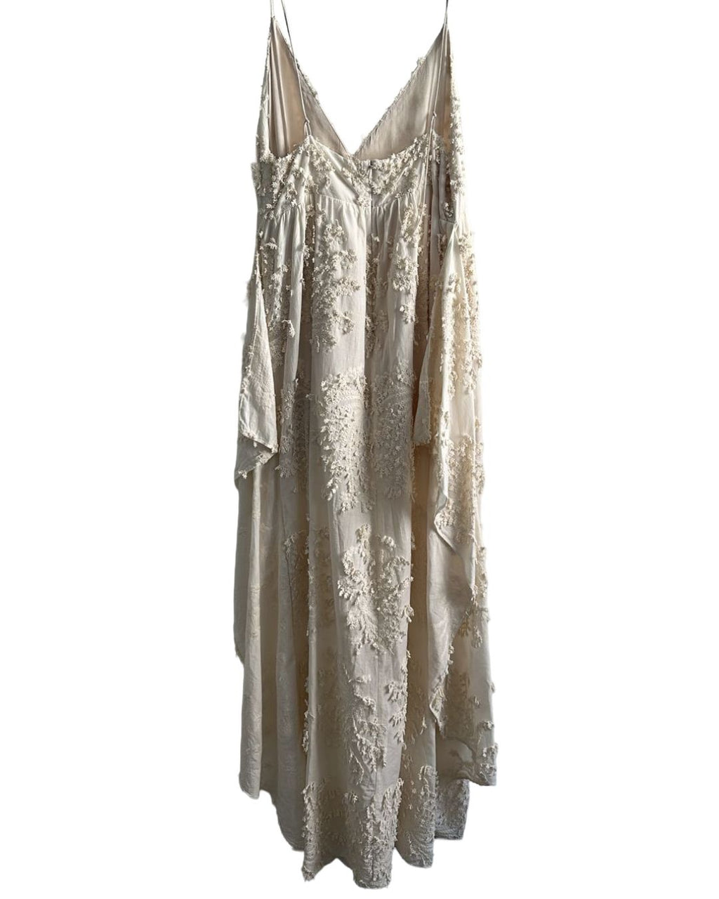 VESTIDO BEGE PEÔ