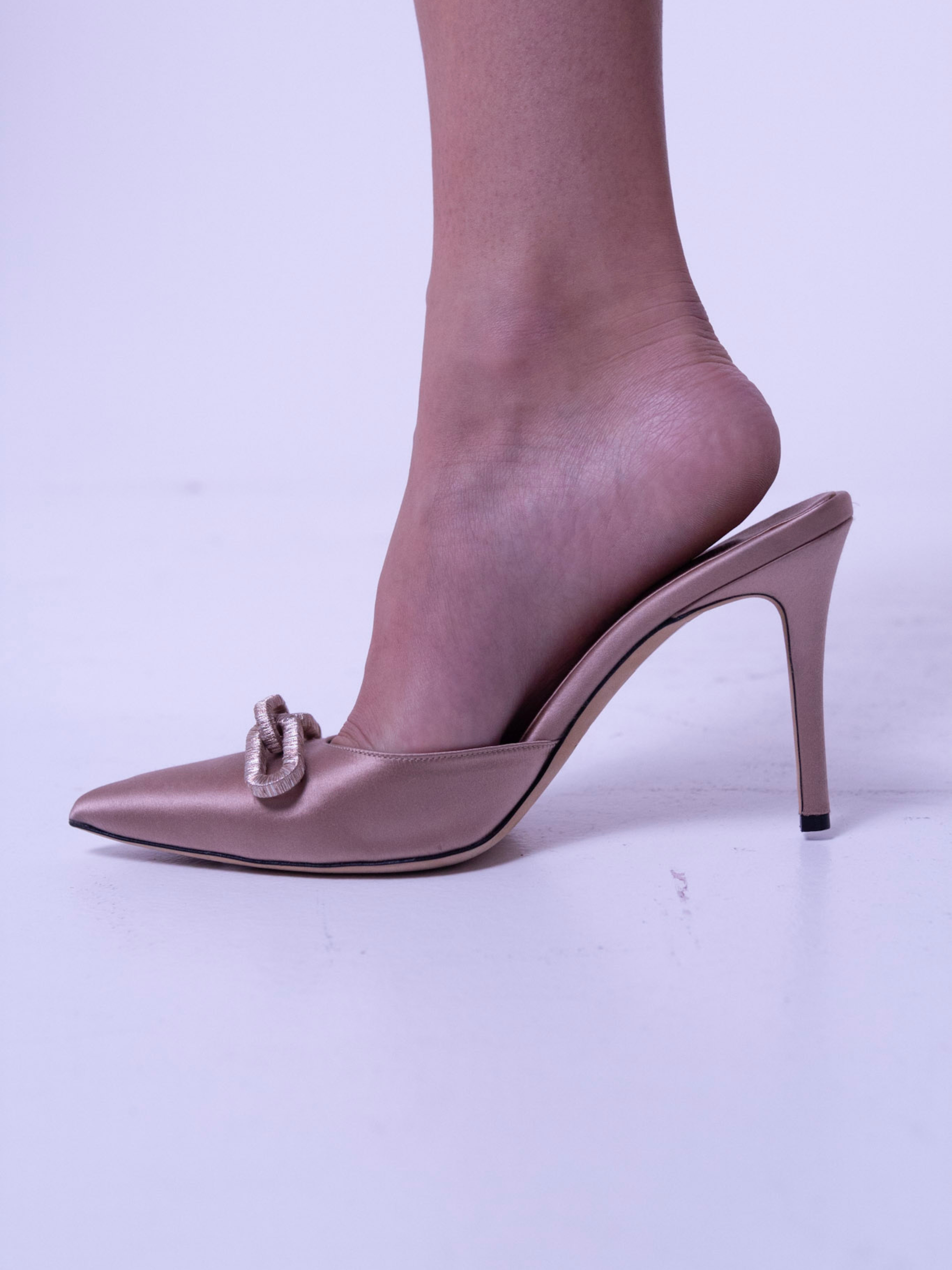 Salto Mule Rose Serena Uziyel