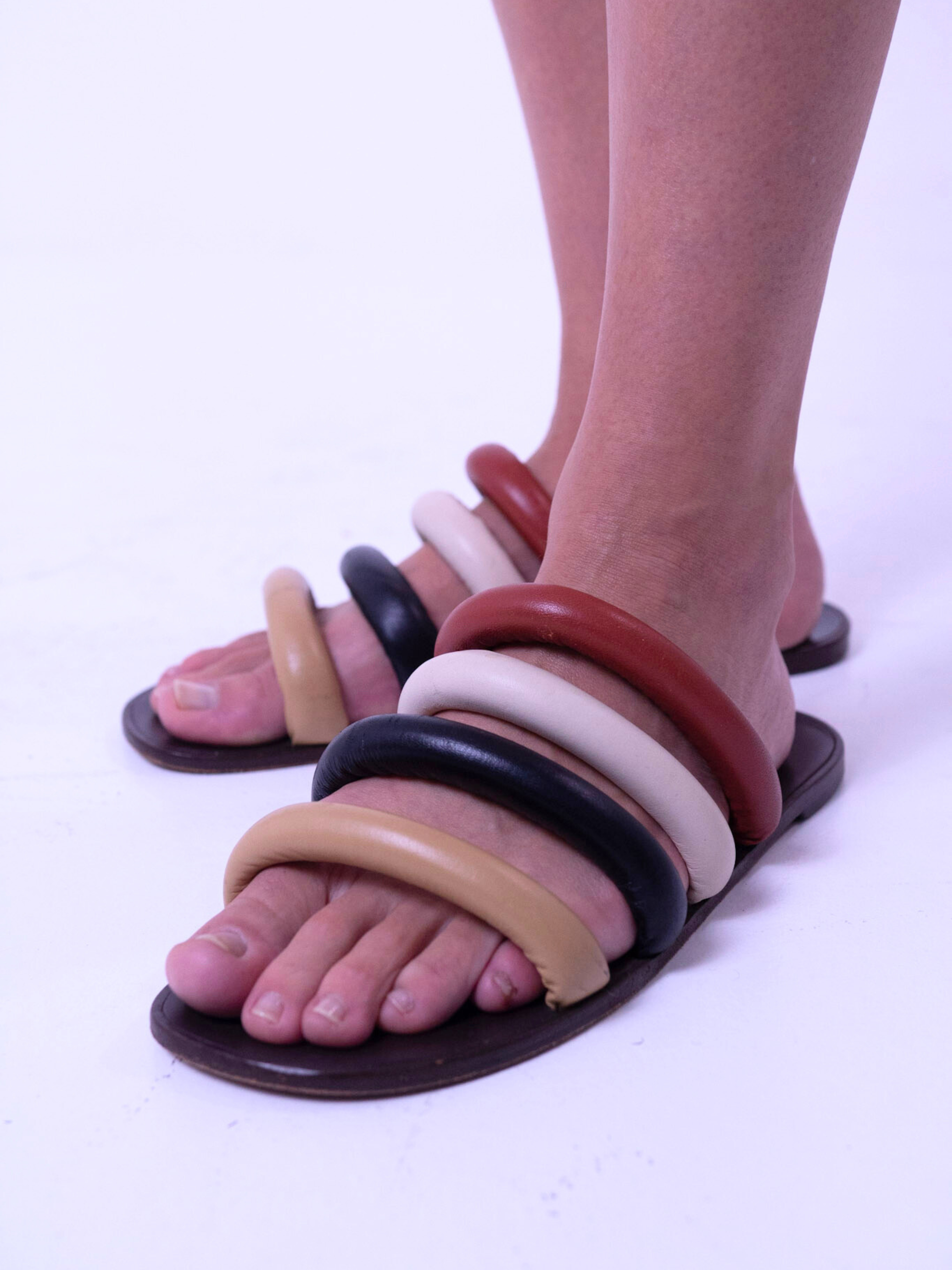 Sandália Flat Framed